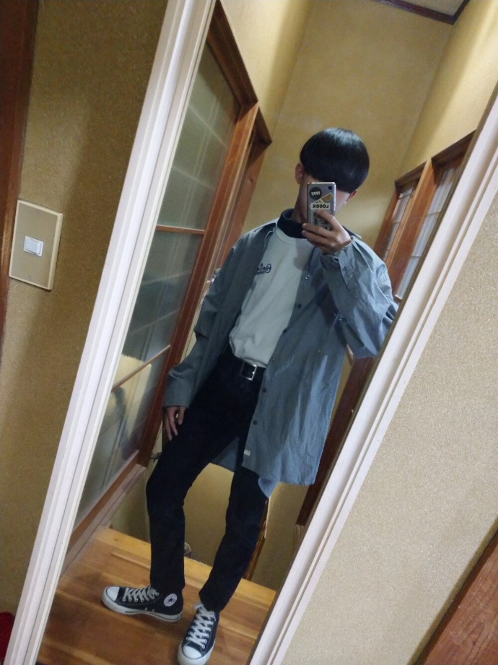 「GUのアイテム（その他パンツ、ブラック系）」を使った、仁モンさん（メンズ・165cm）の春コーディネートの1枚目の写真