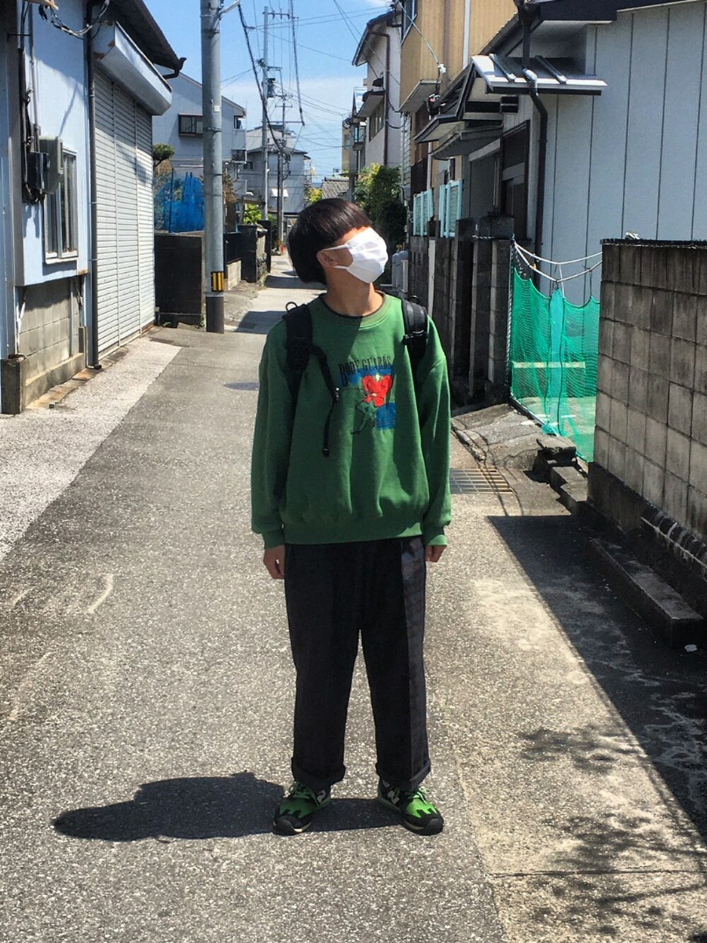 「古着のアイテム（スウェット、グリーン系）」を使った、仁モンさん（メンズ・165cm）の春コーディネートの1枚目の写真
