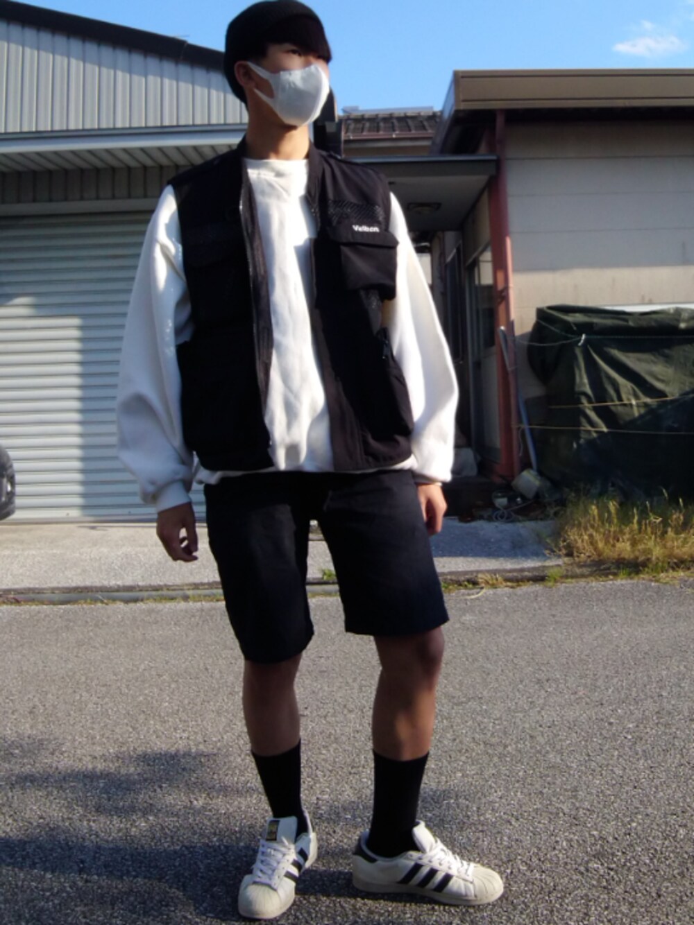 「古着のアイテム（ニットキャップ/ビーニー、ブラック系）」を使った、仁モンさん（メンズ・165cm）の春コーディネートの1枚目の写真