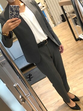 Tシャツ カットソーを使った パンツスーツ のレディース人気ファッションコーディネート Wear
