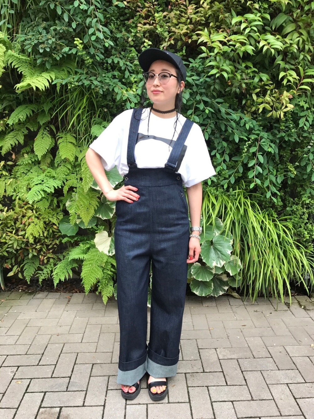 「Diesel、dieselblackgold、dieselaoyama、MSGM、レイバン、オトナカジュアル、サロペット、メンズアイテム、メガネ女子、夏」｜「DIESEL BLACK GOLDのDiesel Black Gold - プリント Tシャツ - men - コットン - L（Tシャツ/カットソー、ホワイト系）」を使った、hummerMINAKAさん（レディース・155cm）の夏コーディネートの1枚目の写真