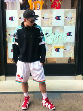 「Mitchell&Ness（ミッチェル&ネス）のアイテム（パンツ）」を使った、T.SHOUKIさん（メンズ・185cm）の春コーディネート