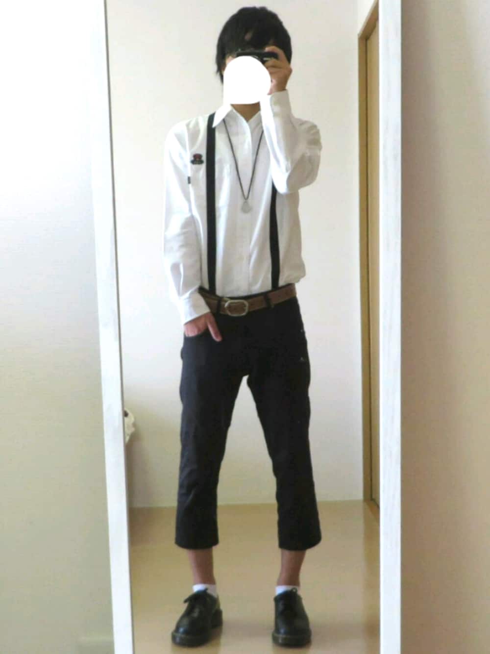 「Dr.Martens、かわいい、サスペンダー、キレイめ、ベルト、Yシャツ、クロップドパンツ」｜「ROLLING CRADLEのアイテム（シャツ/ブラウス、ホワイト系）」を使った、南🍏さん（メンズ・166cm）の秋コーディネートの1枚目の写真