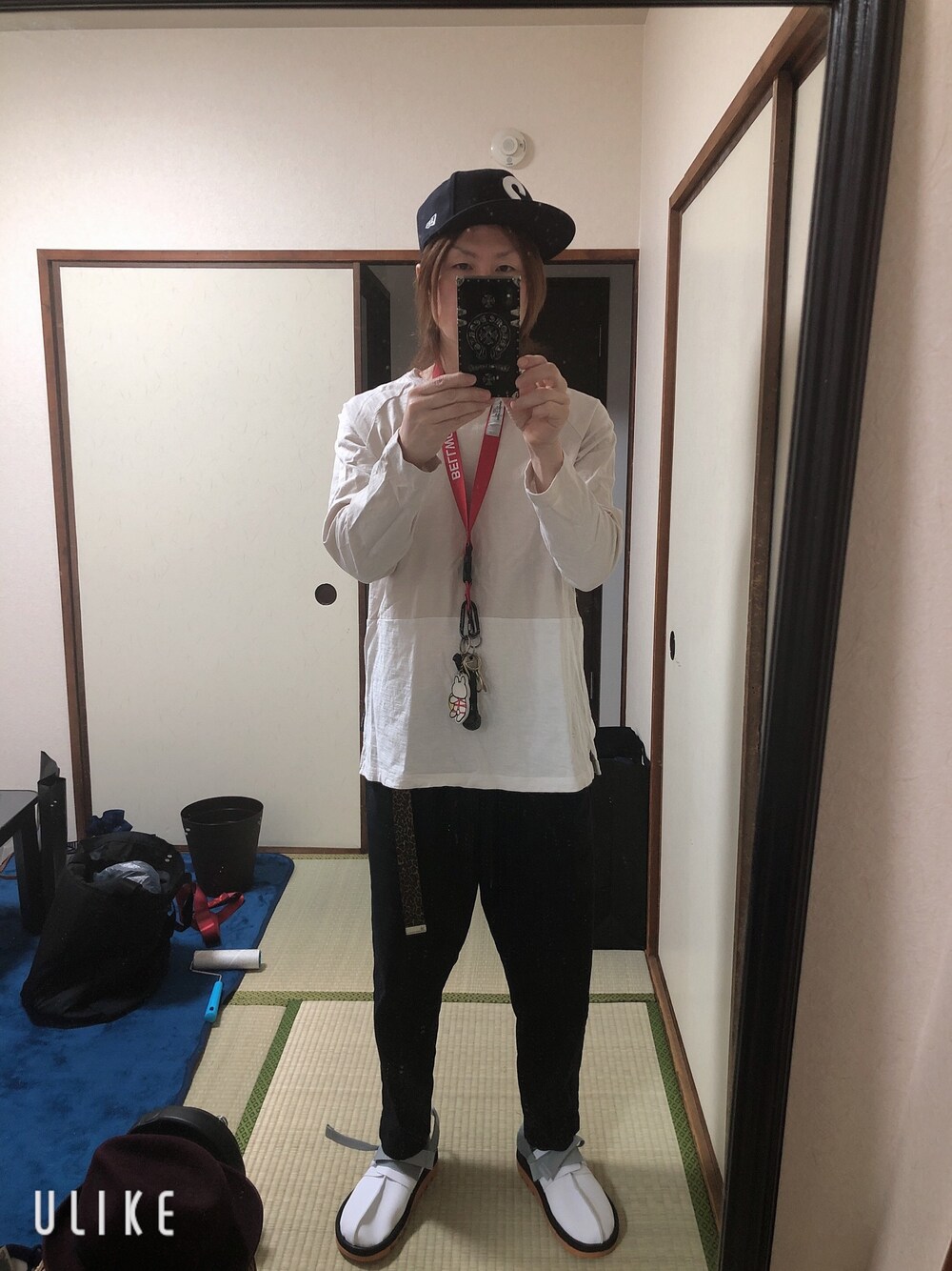 「シンプル、夏コーデ、カジュアル、Tシャツ、ビッグシルエット、黒、イージーパンツ、サンダル、リーボック(Reebok)、ゆうな」｜「JOURNAL STANDARDのアイテム（Tシャツ/カットソー、ベージュ系）」を使った、アリマ サトシさん（メンズ・168cm）の春コーディネートの1枚目の写真