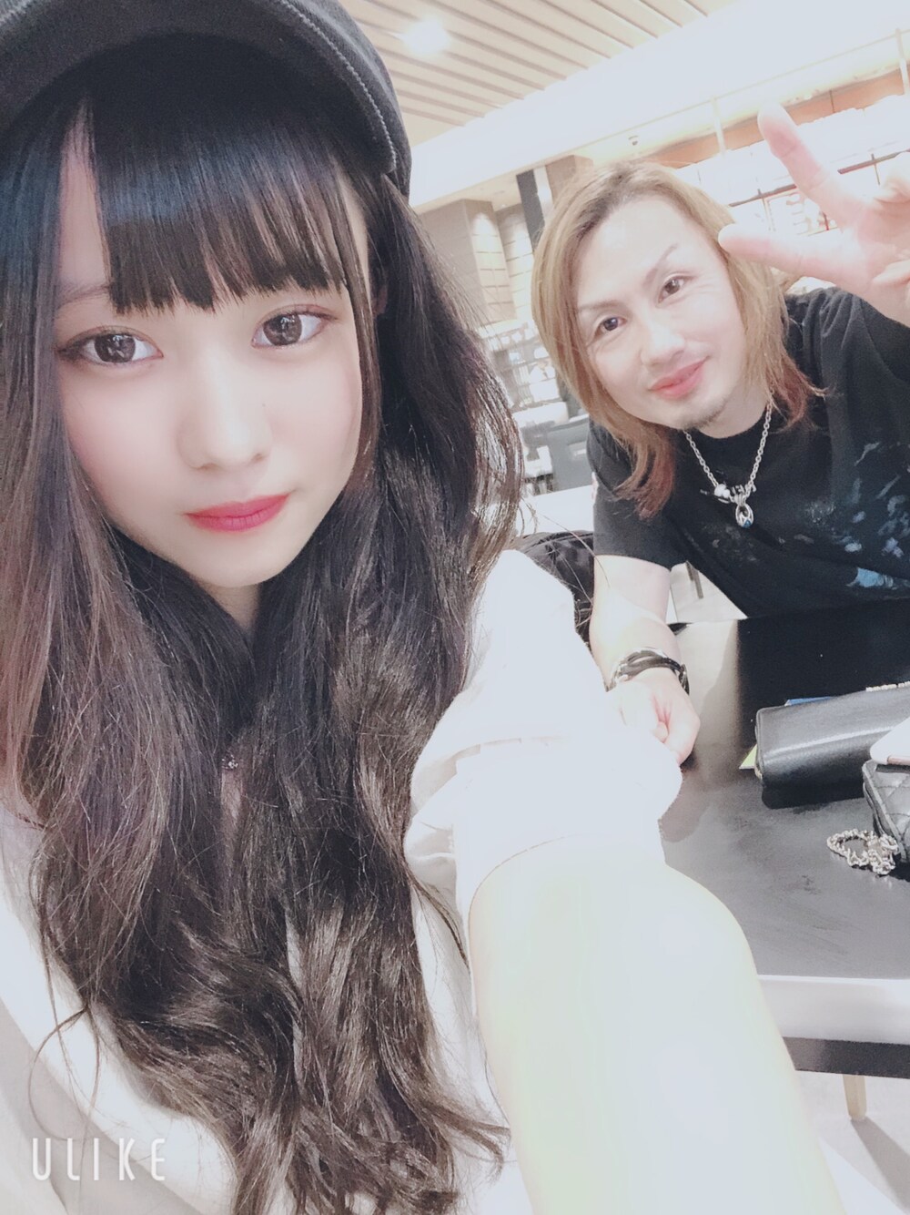 「シンプル、おしゃれさんと繋がりたい、休日コーデ、秋コーデ、カジュアル、キレイめ、白Tシャツ、ゆめか、大人カジュアル」｜「off whiteのアイテム（Tシャツ/カットソー、ブラック系）」を使った、アリマ サトシさん（メンズ・168cm）の秋コーディネートの1枚目の写真