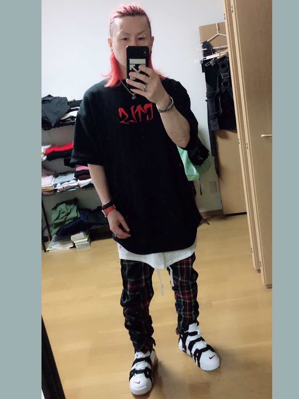 「おしゃれさんと繋がりたい、オーバーサイズ、ctls、エルメス、モアテン、アップルウォッチ、ゆうな、オトナカジュアル、いいね、save、フォローお願いします🤑、ゆるコーデ」｜「ctlsのアイテム（Tシャツ/カットソー、ブラック系）」を使った、アリマ サトシさん（メンズ・168cm）の夏コーディネートの1枚目の写真