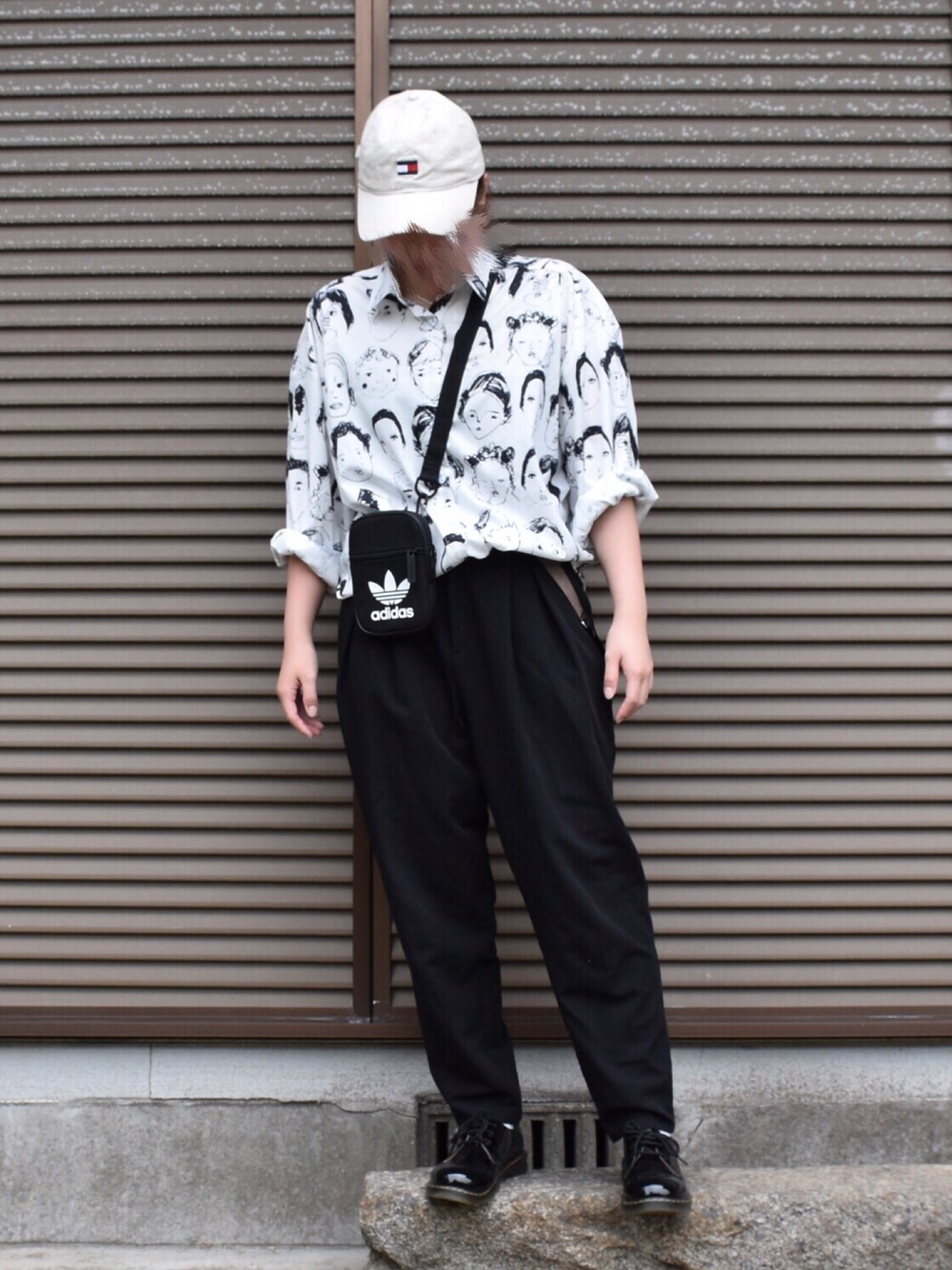 「ストリートMIX、柄シャツ」｜「TOMMY HILFIGERのアイテム（キャップ、ベージュ系）」を使った、mifyi🥀さん（レディース・157cm）の夏コーディネートの1枚目の写真