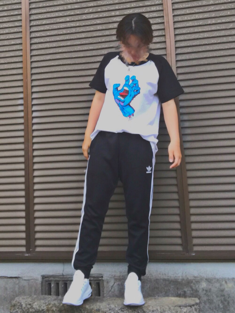 「ストリート、メンズライク」｜「SANTA CRUZのアイテム（Tシャツ/カットソー、ホワイト系）」を使った、mifyi🥀さん（レディース・157cm）の夏コーディネートの1枚目の写真