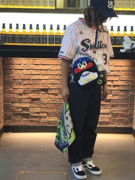 デニムパンツを使った 野球女子 の人気ファッションコーディネート Wear