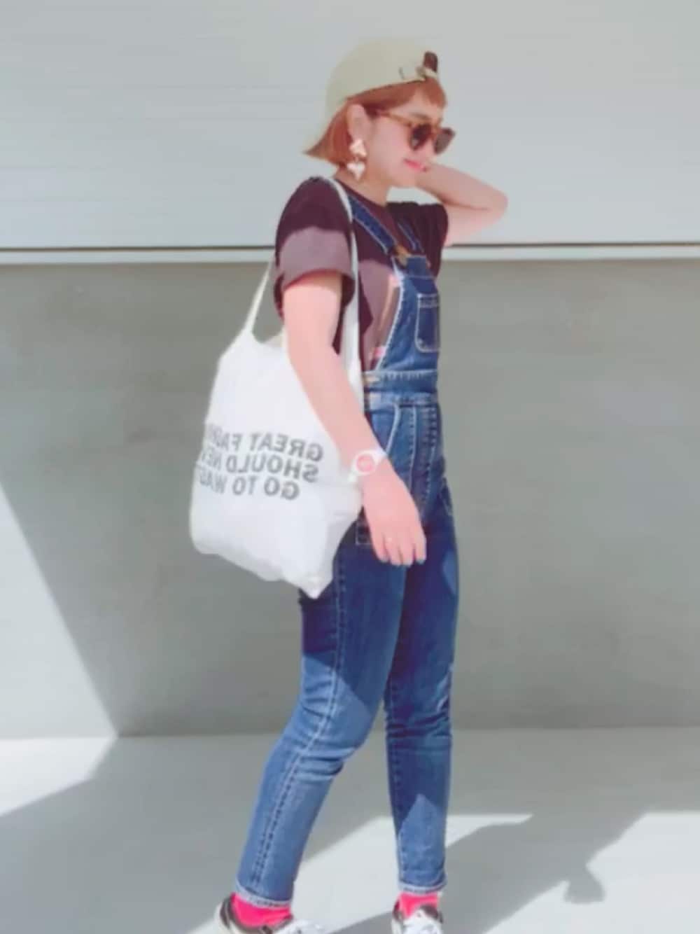 「SLYのLouis HW Ankle Salopette-A（サロペット/オーバーオール、ブルー系）」を使った、リリーさん（レディース・150cm）の秋コーディネートの1枚目の写真
