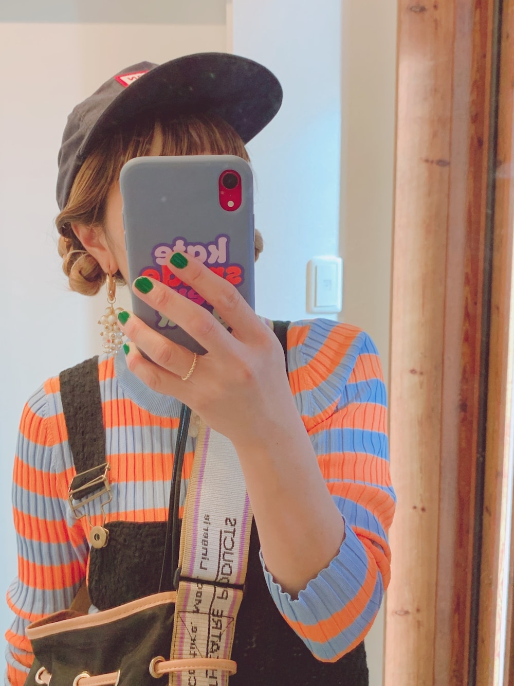 「秋冬コーデ、秋服、低身長、ニット、ZARA、アルシーヴ(archives)、シアタープロダクツ(THEATRE PRODUCTS)、サロペット、ボーダー、150cm」｜「ZARAのアイテム（ニット/セーター、その他）」を使った、リリーさん（レディース・150cm）の秋コーディネートの1枚目の写真