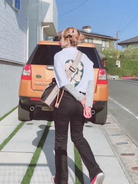 「THEATRE PRODUCTS（シアタープロダクツ）のDIVETTE／ジャガードテープ ナイロンショルダーバッグ（ショルダーバッグ）」を使った、リリーさん（レディース・150cm）の春コーディネート