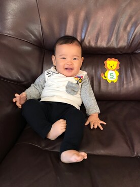 「e.a.B（エーアーベー）のアイテム」を使った、motomiさん（キッズ・70cm）の秋コーディネート