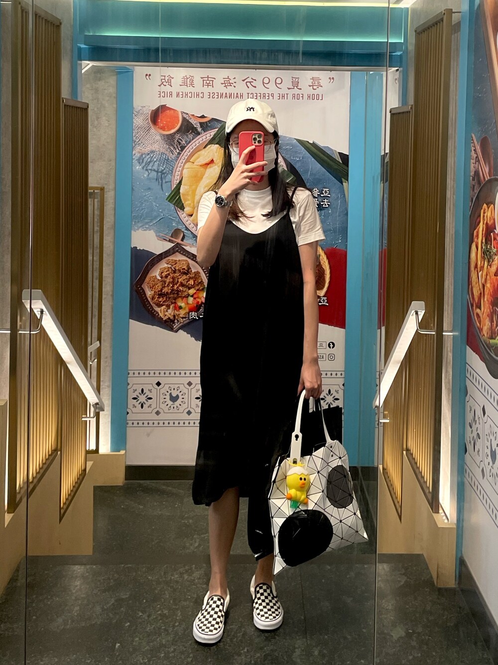 「ootd、Sunnyday」｜「PAGEBOYのアイテム（ジャンパースカート、ブラック系）」を使った、l2tingさん（レディース・162cm）の春コーディネートの1枚目の写真