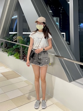 「NYX（エヌワイエックス）のアイテム」を使った、l2tingさん（レディース・162cm）の春コーディネート