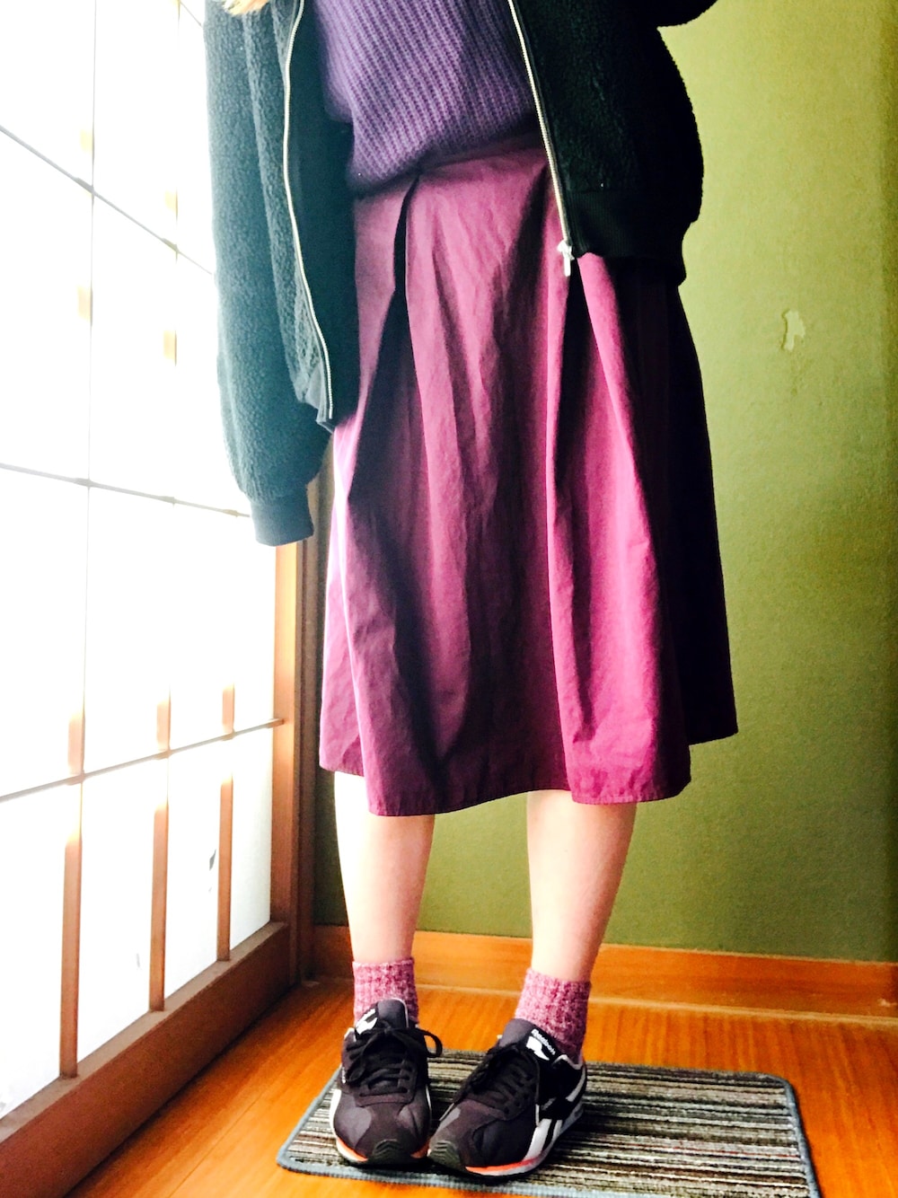 「冬、パープル、プチプラコーデ」｜「GUのアイテム（ブルゾン、ブラック系）」を使った、ピロ吉さん（レディース・161cm）の冬コーディネートの1枚目の写真