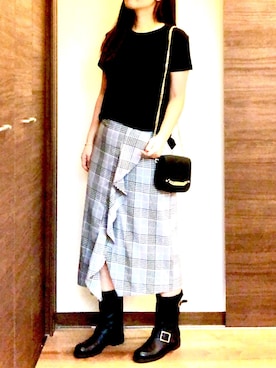 「JIMMY CHOO（ジミーチュウ）のアイテム（ブーツ）」を使った、kerokiesさん（レディース・161cm）の秋コーディネート