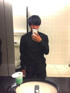 「トイレから失礼しやす」｜「アイテム（スラックス）」を使った、こーたくさん（メンズ・165cm）の春コーディネート