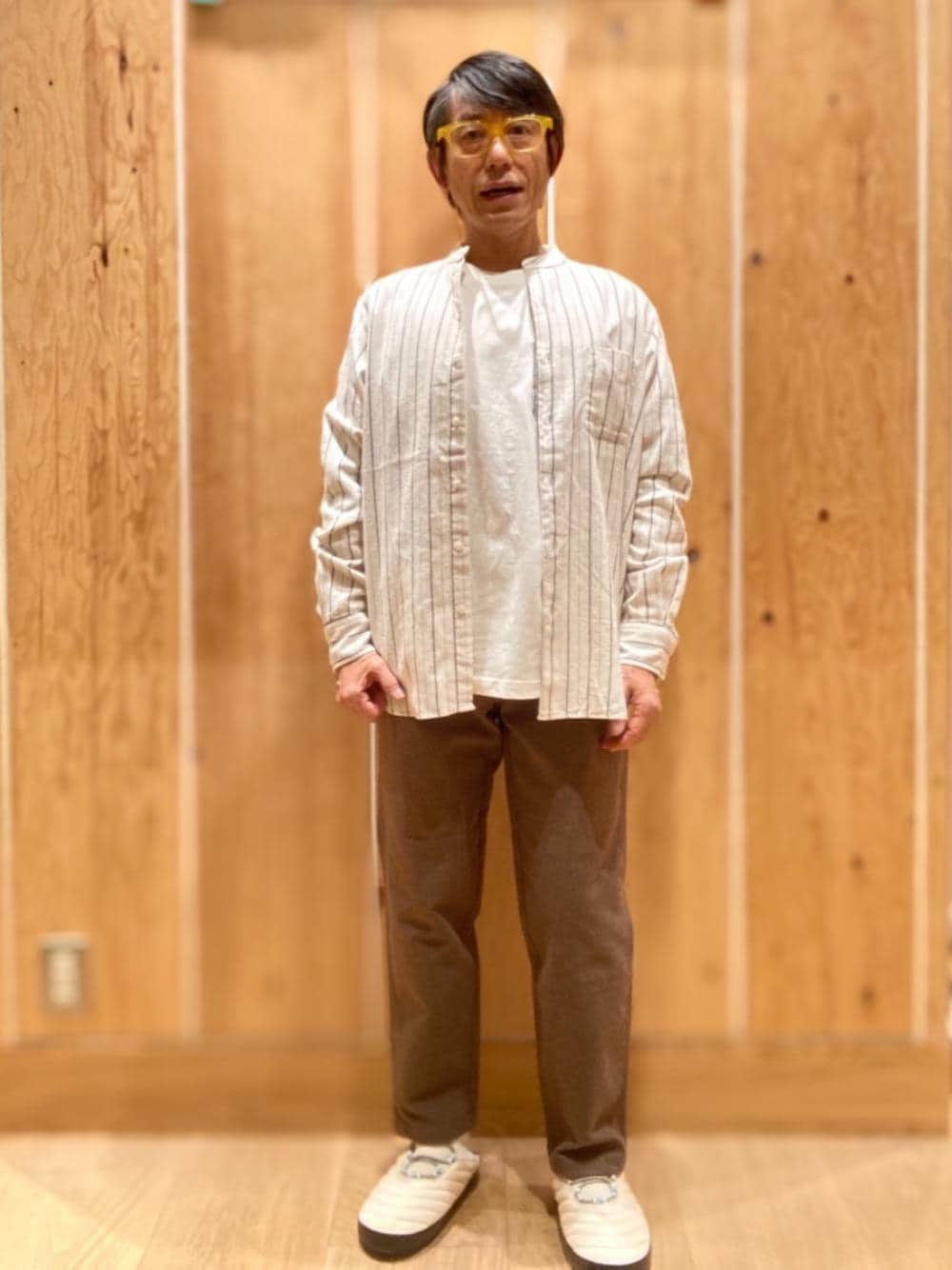 「クライミングパンツ、coen、楽チンコーデ、コーエン、KELTY、着回し抜群、USAコットン、続々！秋服」｜「SMITH'Sの【女性にもオススメ】SMITH'S別注ポケットロングスリーブTシャツ#（Tシャツ/カットソー、ホワイト系）」を使った、よしおさんさん（メンズ・162cm）の秋コーディネートの1枚目の写真