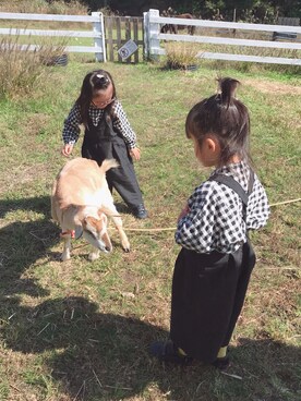 「双子コーデ」｜「アイテム（サロペット/オーバーオール）」を使った、mashumaronさん（キッズ・100cm）の冬コーディネート