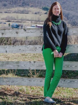 「J.CREW（ジェイクルー）のアイテム（アクセサリー）」を使った、Tanya Parsonさん（レディース・178cm）の春コーディネート