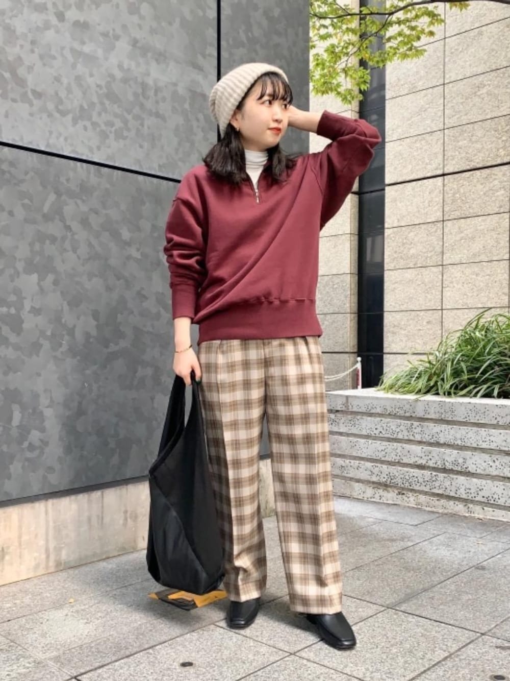「トレンド、シューズ、EXCLUTIVE ITEM STYLE、👟バッグ、ぱんつ」｜「by Preekの＜by Preek（バイプリーク）＞スモール フープピアス（ピアス（両耳用）、ゴールド系）」を使った、福井（fukui）さん（レディース・159cm）の秋コーディネートの1枚目の写真