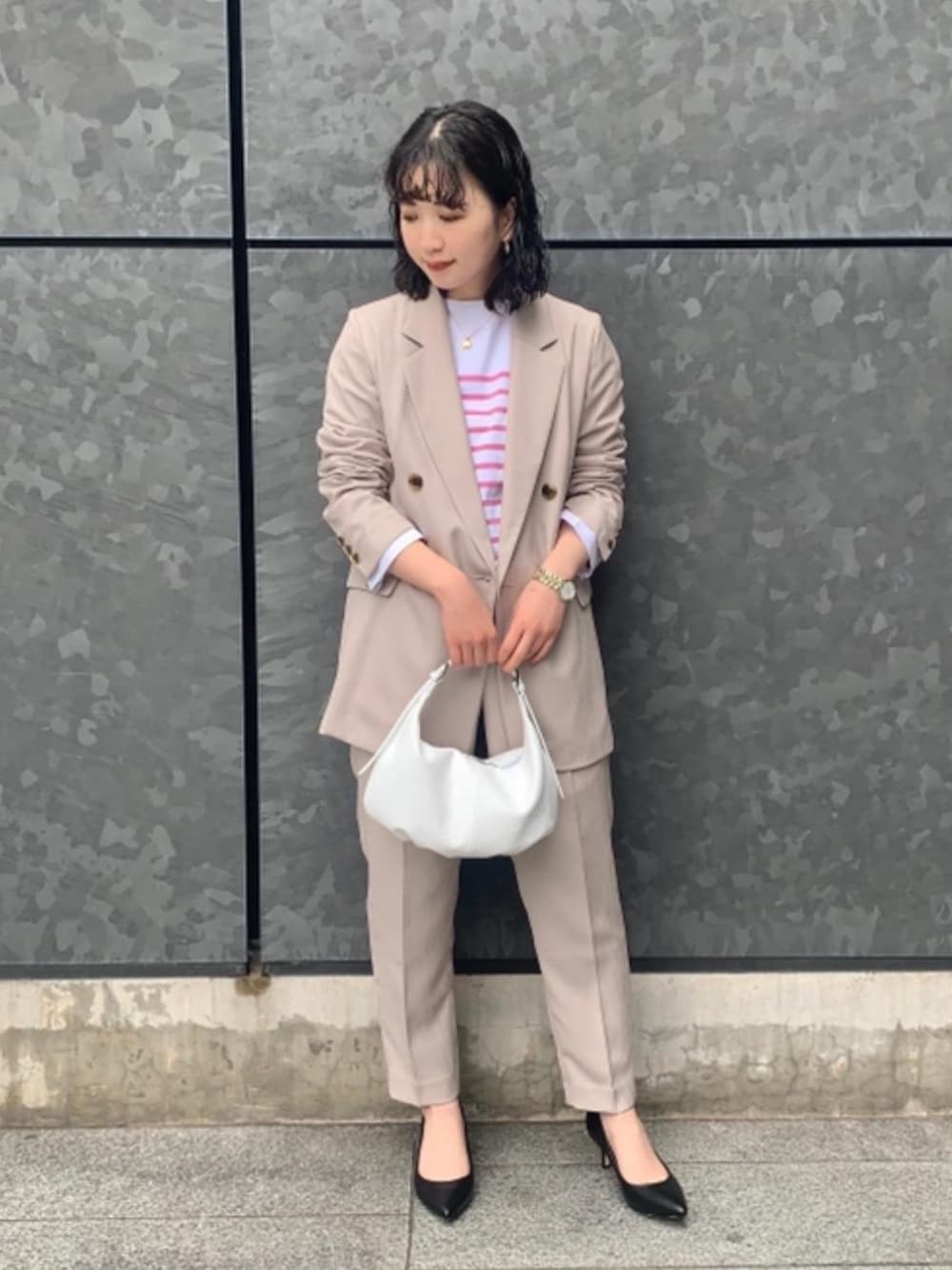 「ジャケット、セットアップ、シューズ、Tシャツ/カットソー、👟バッグ、フォーマル/セレモニー、ぱんつ」｜「PHILIPPE AUDIBERTの＜PHILIPPE AUDIBERT（フィリップオーディベール）＞∴メダルネックレス（ネックレス、ゴールド系）」を使った、福井（fukui）さん（レディース・159cm）の冬コーディネートの1枚目の写真