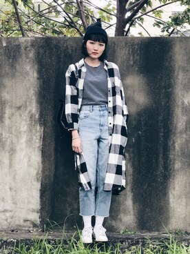 「AMONG（アマング）のアイテム」を使った、李子琳さん（レディース・164cm）の春コーディネート