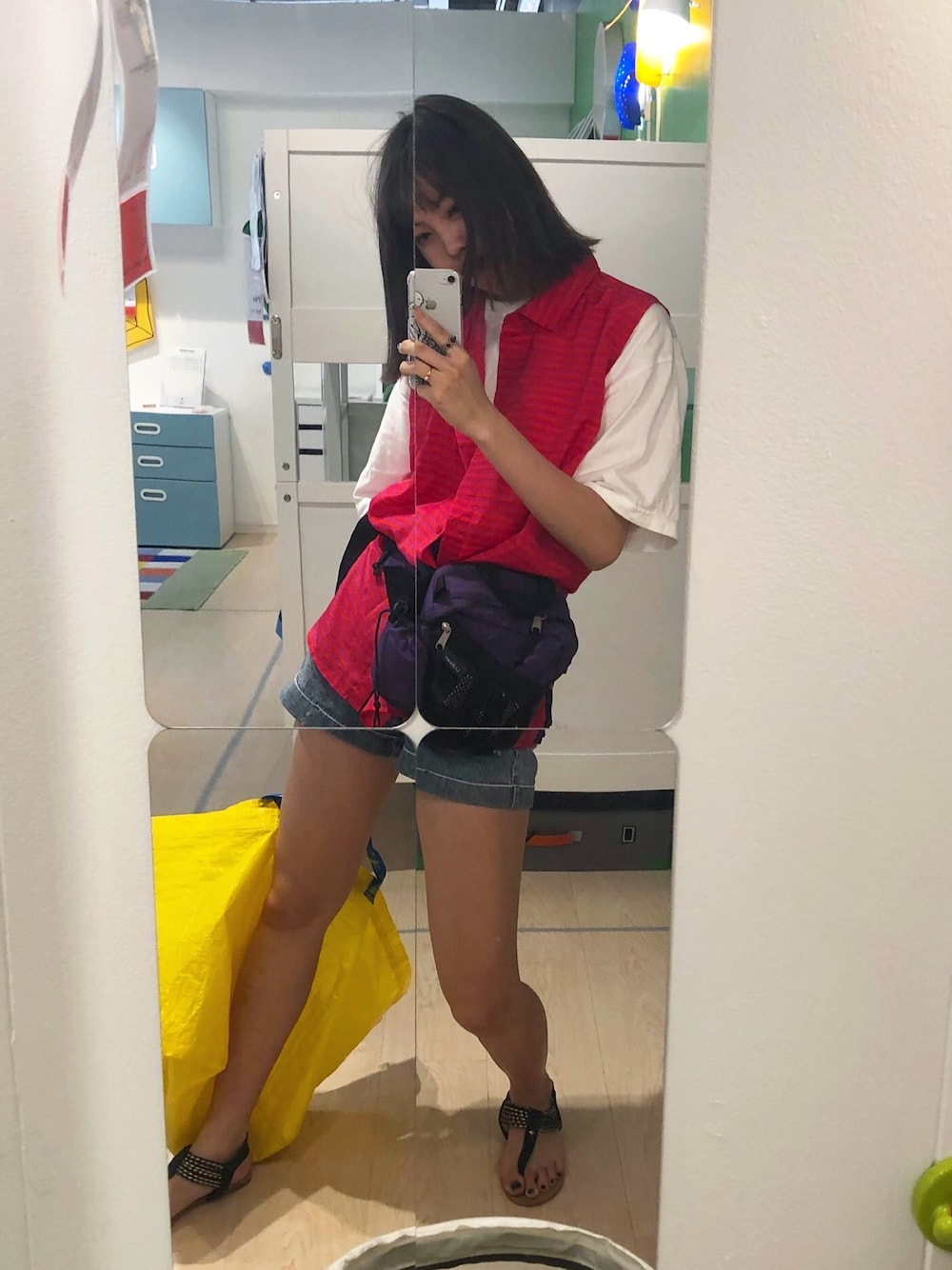 「シンプルコーデ、カジュアルコーデ、ラクチンコーデ、おでかけ、サンダル、高身長女子、古着、古着女子、ベスト、used」｜「L.L.Beanのアイテム（ボディバッグ/ウエストポーチ、パープル系）」を使った、エモさん（レディース・170cm）の夏コーディネートの1枚目の写真