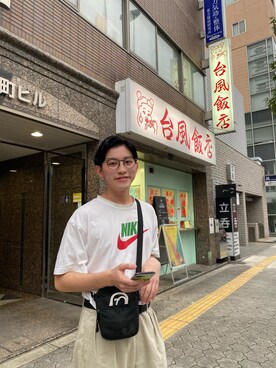 「古着のアイテム（Tシャツ/カットソー、ホワイト系）」を使った、彼氏の私服をバレるまで勝手に載せますさん（メンズ・176cm）の冬コーディネート