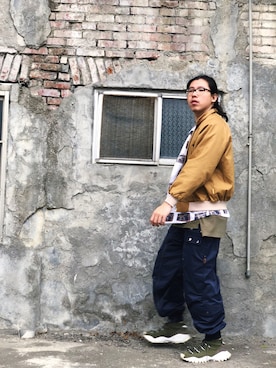 「アイテム（ブルゾン）」を使った、吳俊儒さん（メンズ・180cm）の春コーディネート