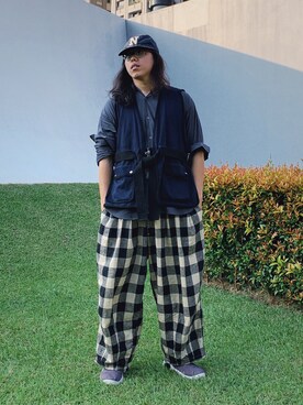 「plain-me（プレインミー）のアイテム（ベスト）」を使った、吳俊儒さん（メンズ・180cm）の秋コーディネート