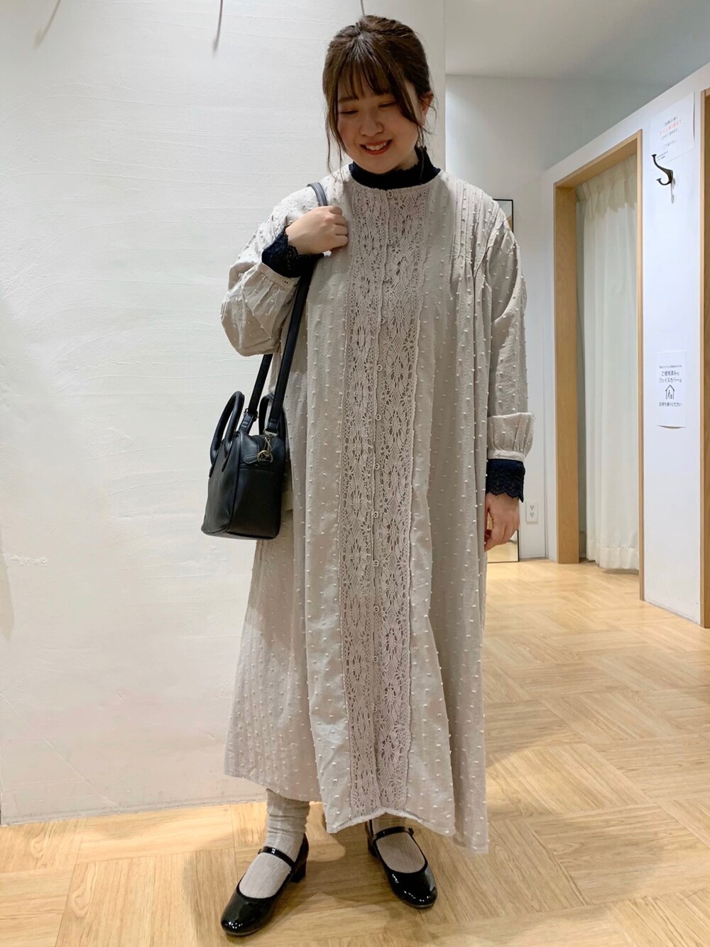 「SM2、サマンサ モスモス(Samansa Mos2)、ワンピース、パンプス、レース、大人カジュアル、ナチュラルガーリー、低身長、秋服、秋コーデ」｜「Samansa Mos2の綿ドビーレースワンピース（ワンピース、ベージュ系）」を使った、ｍｉｉさん（レディース・152cm）の秋コーディネートの1枚目の写真