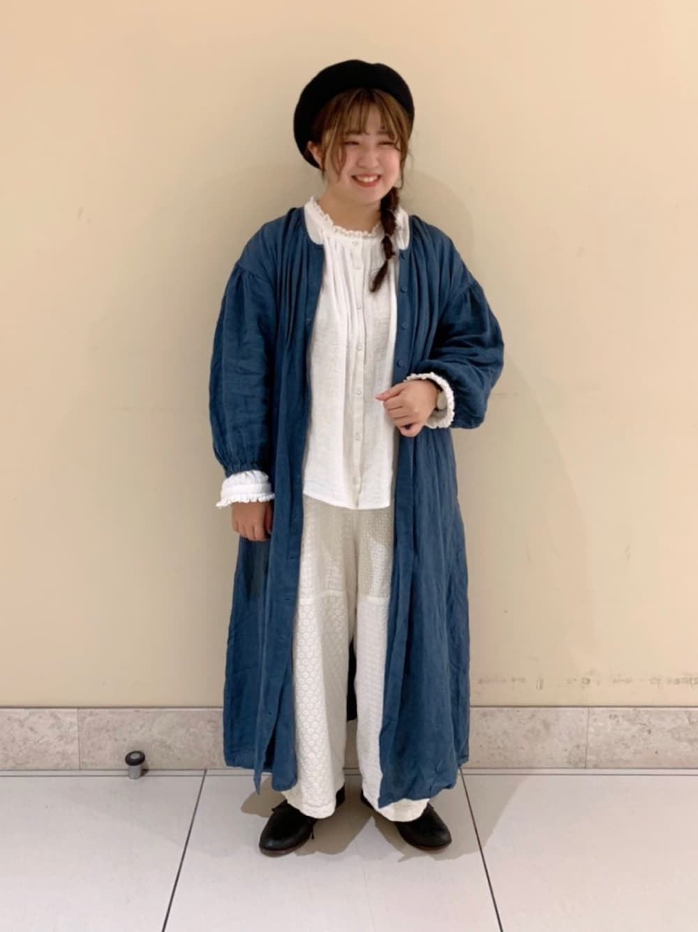 「リネン、ワンピース、秋のマイ旬スタイル、大人ガーリー、ナチュラルガーリー、フリルブラウス、レース、サマンサモスモス(Samansa Mos2)、SM2、低身長」｜「Samansa Mos2の【Slowlinen】後ウエストリボンワンピース（ワンピース、ブルー系）」を使った、ｍｉｉさん（レディース・152cm）の秋コーディネートの1枚目の写真