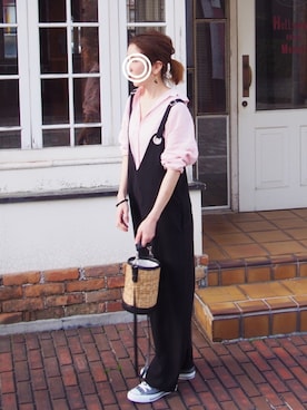 「抜き襟」｜「アイテム（オールインワン・サロペット）」を使った、MISATO さん（レディース・161cm）の春コーディネート