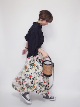 「NOISE MAKER（ノイズメーカー）のアイテム（スカート）」を使った、MISATO さん（レディース・161cm）の春コーディネート