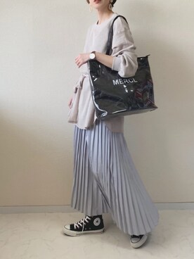 「Chaco closet（チャコ クローゼット）のアソートプリーツ Aラインウエストゴムロングスカート[チェック 小花柄 ダルメシアン コーデュロイ サテン シアー 無地]（スカート）」を使った、MISATO さん（レディース・161cm）の春コーディネート