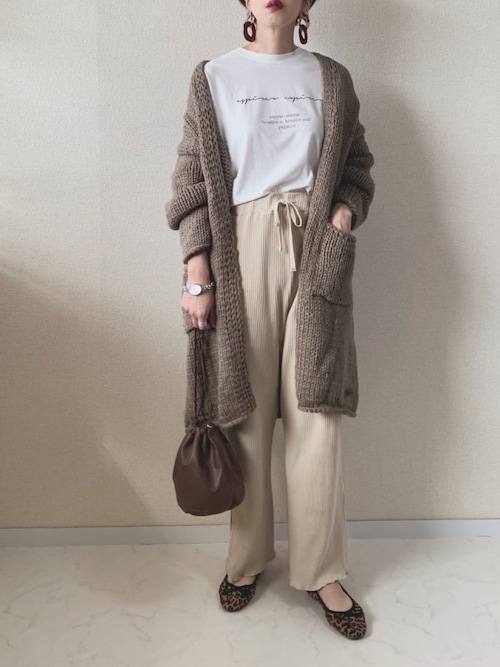 MISATO さんのカーディガン/ボレロ「ハンドニットロングガウン(Auntie Rosa Holiday|アンティローザホリデー)」を使ったコーディネート