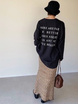 「バックロゴ」｜「アイテム（スカート）」を使った、MISATO さん（レディース・161cm）の秋コーディネート