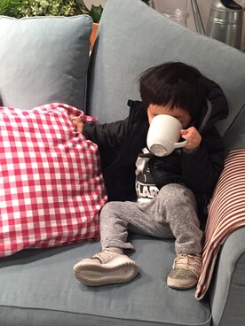 「adidas（アディダス）のキッズ アディダス チュブラー adidas TUBULAR RDL I BB0203（スニーカー、ベージュ系）」を使った、ゆいてぃ★さん（キッズ・80cm）の冬コーディネート