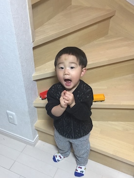 「UNITED ARROWS（ユナイテッドアローズ）のアイテム（ニット/セーター、ブラック系）」を使った、ゆいてぃ★さん（キッズ・80cm）の冬コーディネート