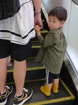 「XLARGE KIDS（エクストララージキッズ）のアイテム（シャツ/ブラウス、グリーン系）」を使った、ゆいてぃ★さん（キッズ・80cm）の秋コーディネート