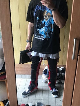 「Guess（ゲス）のアイテム（クラッチバッグ）」を使った、SHO∞さん（メンズ・170cm）の秋コーディネート