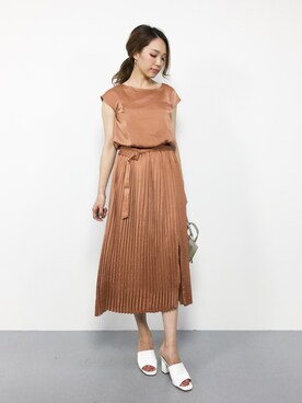 ヴィンテージサテンプリーツワンピースを使ったショップスタッフのコーディネート一覧 Wear