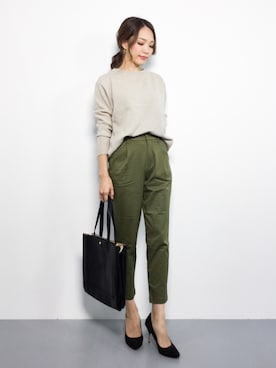 「LOWRYS FARM（ローリーズファーム）の８０ミコチノテーパードパンツ　744464 （チノパンツ）」を使った、momokoさん（レディース・165cm）の秋コーディネート