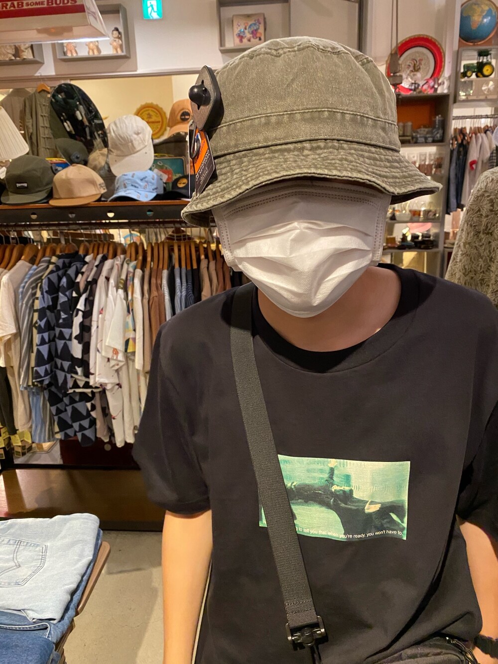 「UNIQLOのアイテム（スカート、オレンジ系）」を使った、そーーたさん（メンズ・160cm）の夏コーディネートの1枚目の写真