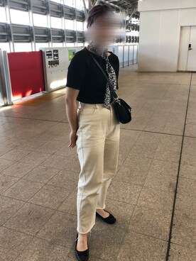「白黒」｜「アイテム（財布/小物）」を使った、リナさん（レディース・160cm）の秋コーディネート