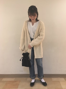 「earth music&ecology（アースミュージックアンドエコロジー）のアイテム（バレエシューズ、ブラック系）」を使った、kannaさん（レディース・165cm）の冬コーディネート