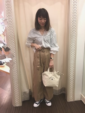 「刺繍」｜「アイテム（チノパンツ）」を使った、kannaさん（レディース・165cm）の春コーディネート