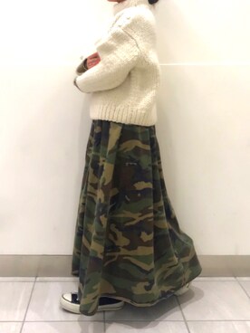 ベルト付きカモフラ柄ギャザーマキシスカートを使った人気ファッションコーディネート Wear